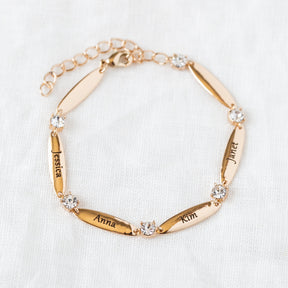 Pulseira com Nomes Personalizados Gravada com Cristais banhados a Ouro 18K (50%OFF💎)